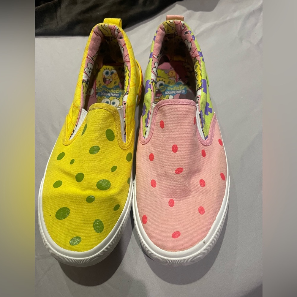Sponge Bob size 7 Preowned shoes